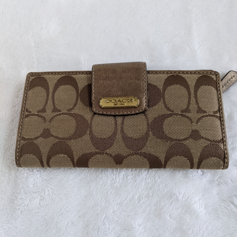 Coach Signature Canvas Continental Wallet in Brown/Tan